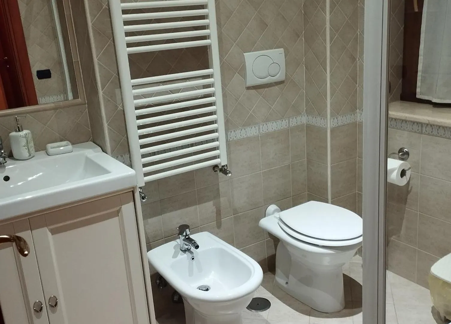 Elena House Apartment Rome Homestay